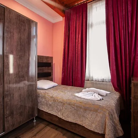 Lale Sultan Apartment